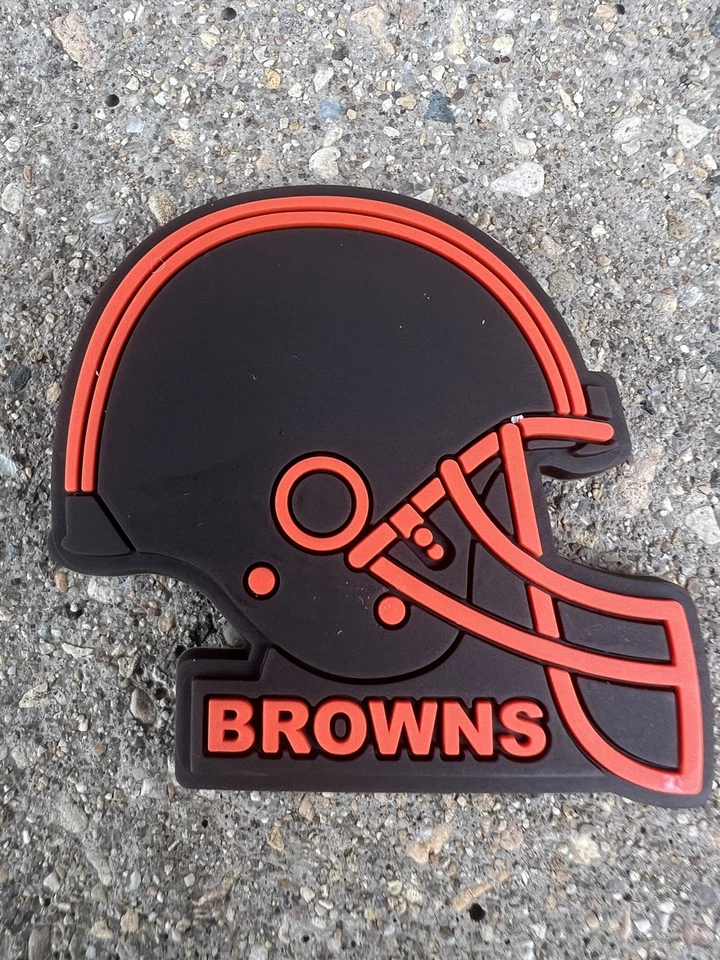 DE COLECCIÓN CLEVELAND BROWNS 2026 NUEVO TABLERO DE PIE DE GOMA ALTERNATIVO IMÁN DE NEVERA Foto 3 de 3
