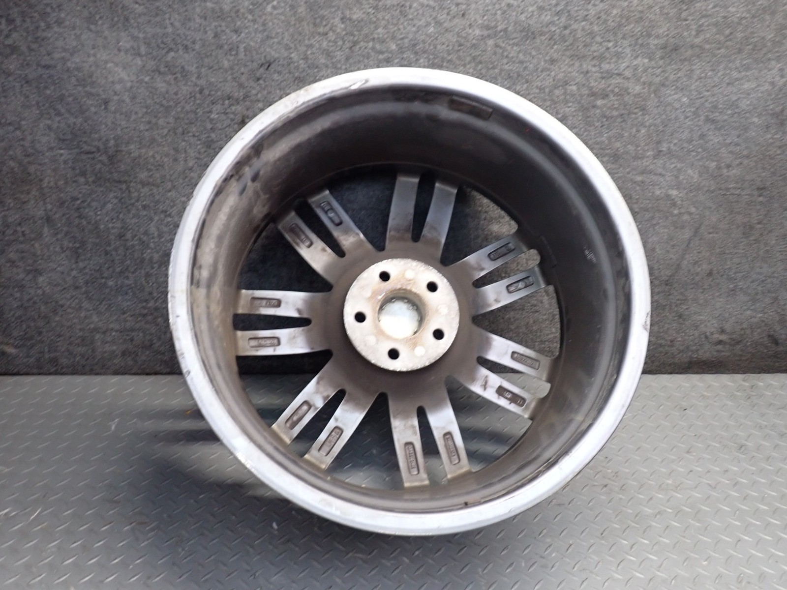 Maserati Quattroporte 2014-2021 Wheel