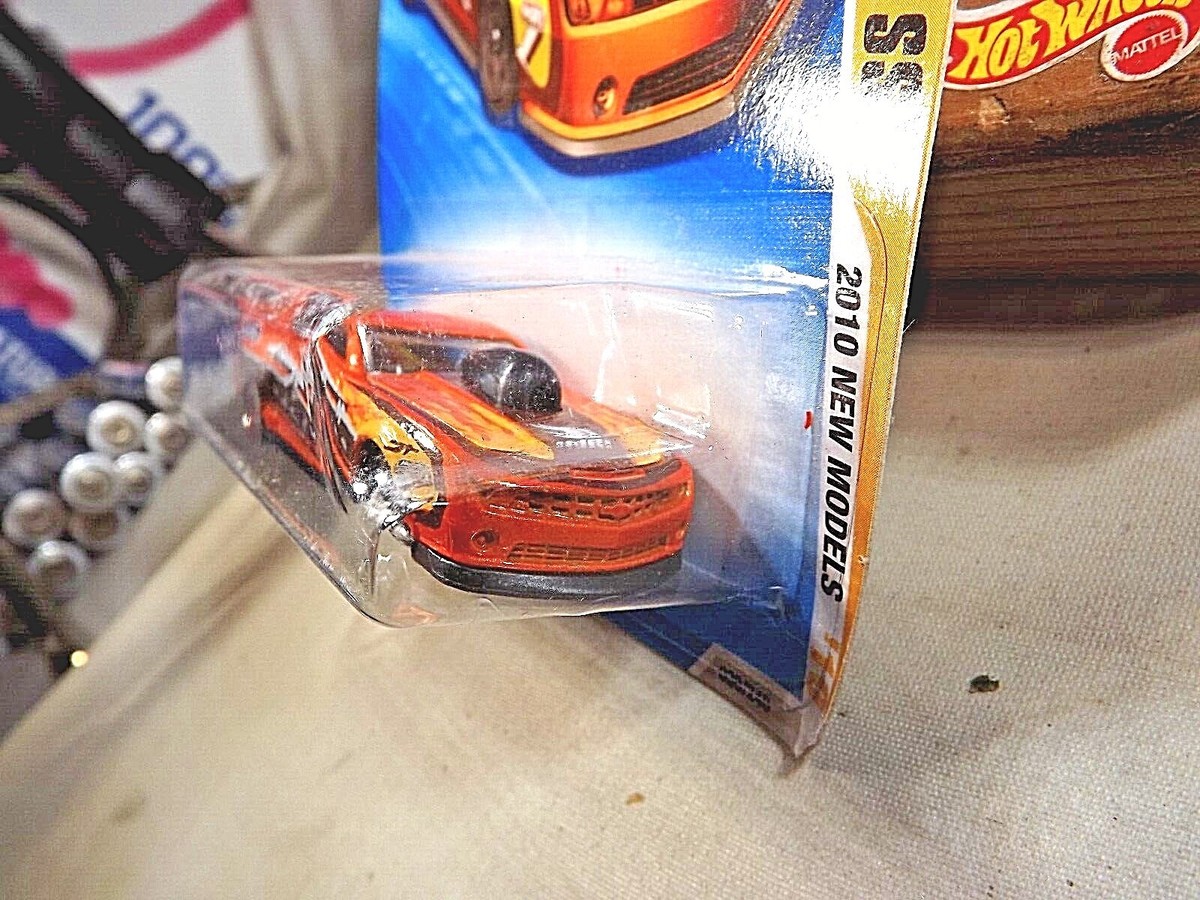 ホットウィール　プラモデル　2010Camaross/rs coupe AMT 1/25 シボレー カマロ SS/RS クーペ 2010 ホットウィール