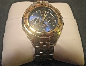 iconic guess watch