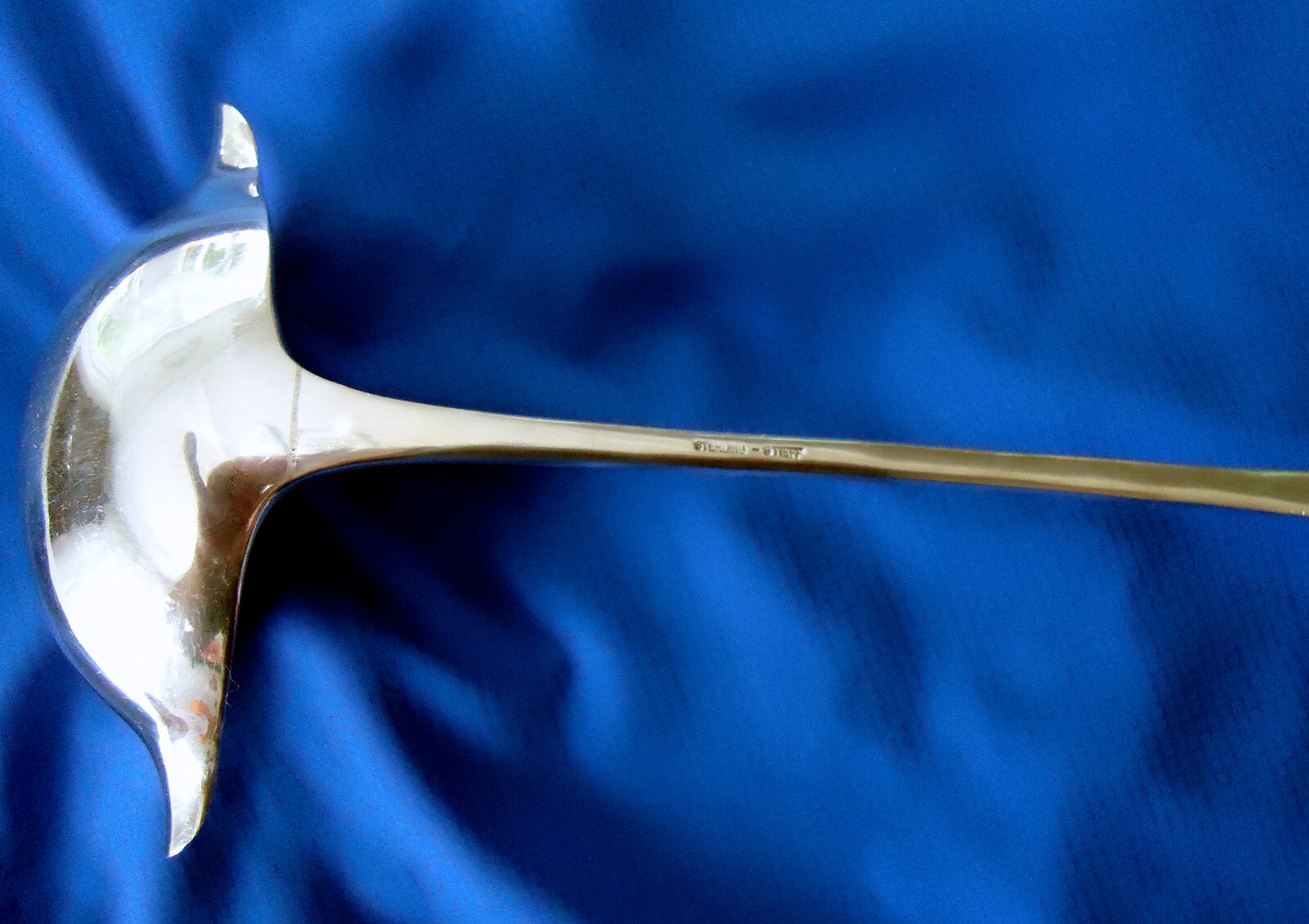 Stieff Rose Repousse Sterling Silver Punch Ladle 9 3/4troy oz. 15in