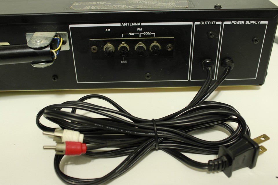 Tuner Vintage Aurex ST-T35L - Révisé Par Un Pro - AM/FM - Argenté