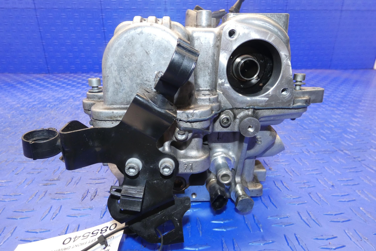 2014 - 2017 MASERATI GHIBLI OEM 3.0L LEFT ENGINE CYLINDER HEAD W/VALVE COVER