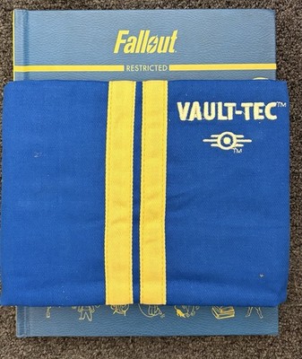 Fallout The Vault Dweller's Official Cookbook Gift Set With Apron New No Box