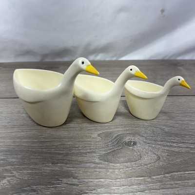 Vintage set of J.S.N.Y.  nesting goose measuring cups.  LOT 3