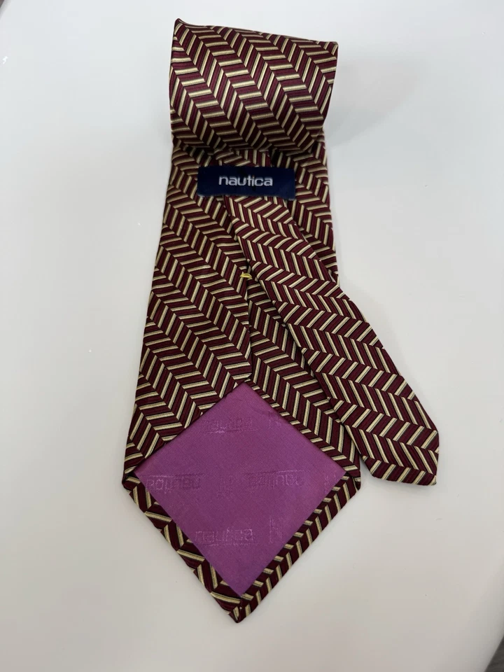 Nautica红色和金色条纹几何领带 — 第 3/3 张图片