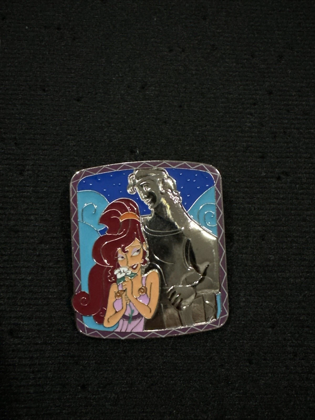 Disney Parks - Meg and Hercules Statue Pin