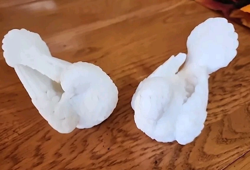 Estatuillas de palomas de alabastro blanco puro muy limpias almacenadas dentro estuche de vidrio años 60 Foto 3 de 4