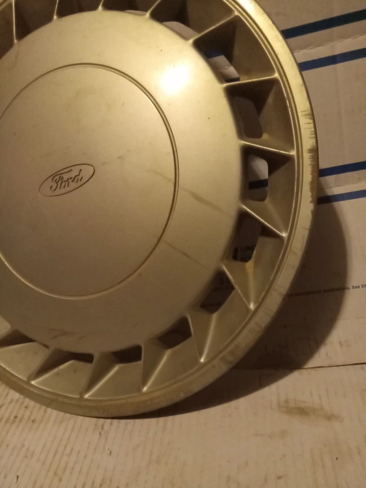 Колпак колеса 15 дюймов для Ford Escort Mustang 1992 - 1994 годов выпуска от оригинального производителя F2CC-1130-AA - Изображение 3 из 4