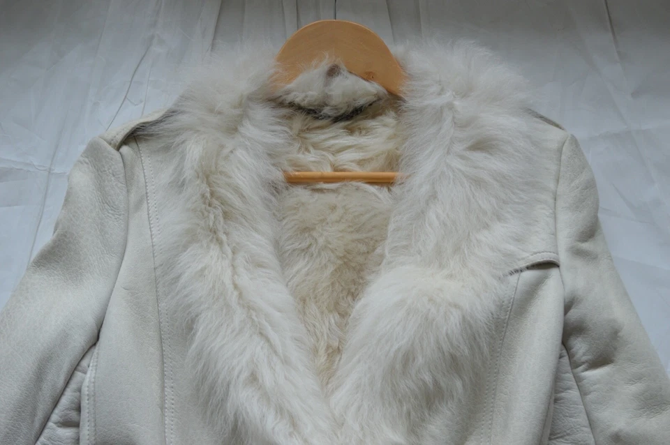 Burberry White Sheepskin Leather Shearling Belted Jacket Coat Womens UK 8 US 6 - Image 2 of 4