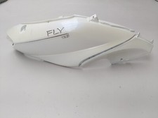 GENUINE PIAGGIO FLY 125 2005 -11 RIGHT REAR SEAT TAIL PANEL - WHITE