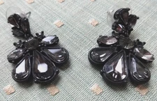 UNMARKED BLACK GREY GLASS CRYSTAL EARRINGS DANGLE DROP GUNMETAL ELEGANT AS IS