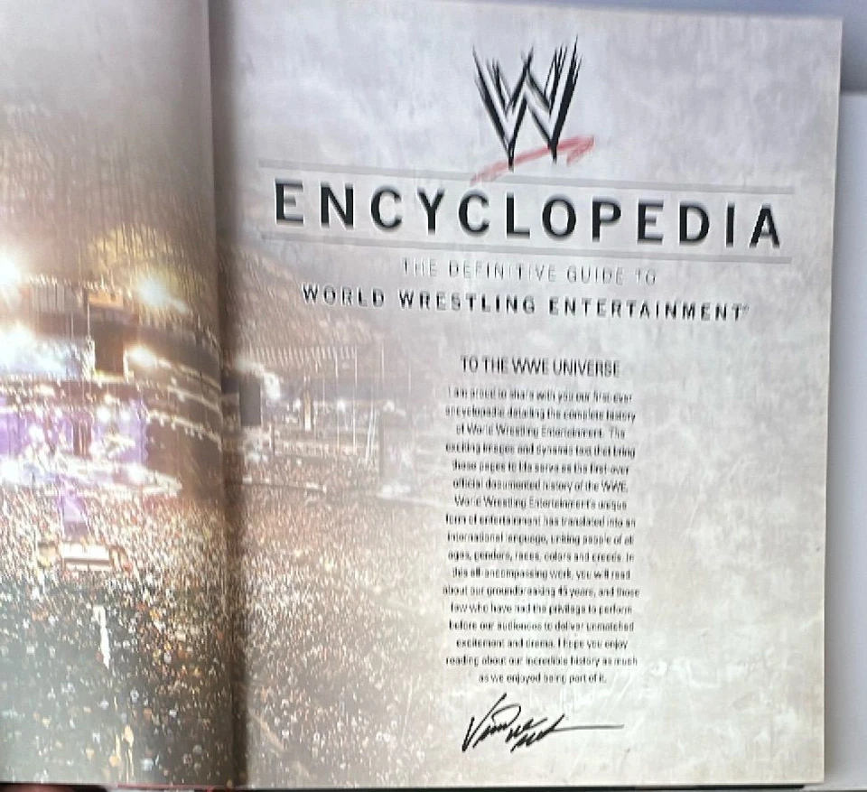 WWE Encyclopedia Definitive Guide to World Wrestling Entertainment DK tapa dura Foto 4 de 4