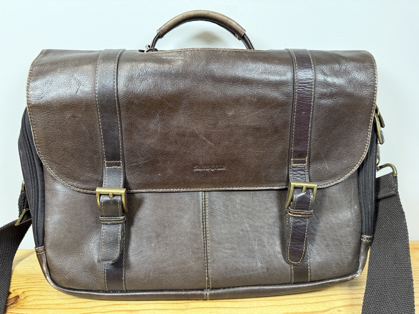 Vintage Samsonite Brown Leather Business Messenger Bag Laptop Shoulder Strap