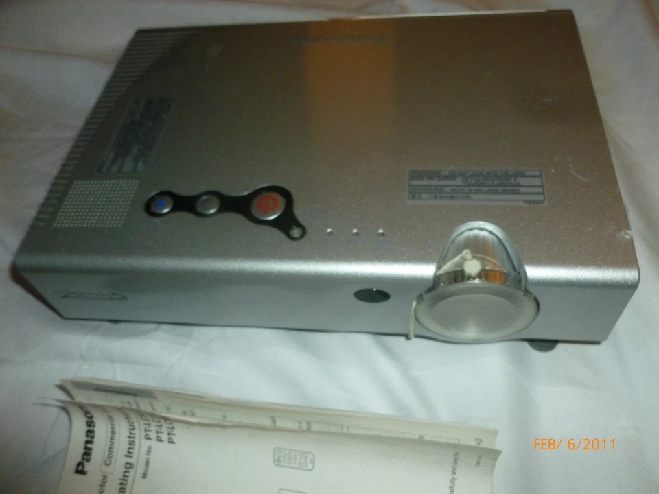 Panasonic LCD Projector PT-LC76U tested - Image 3 of 4