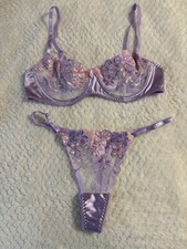 VTG Beautiful Purple Satin Bra And Panties With Flower Embroidery Set Size L