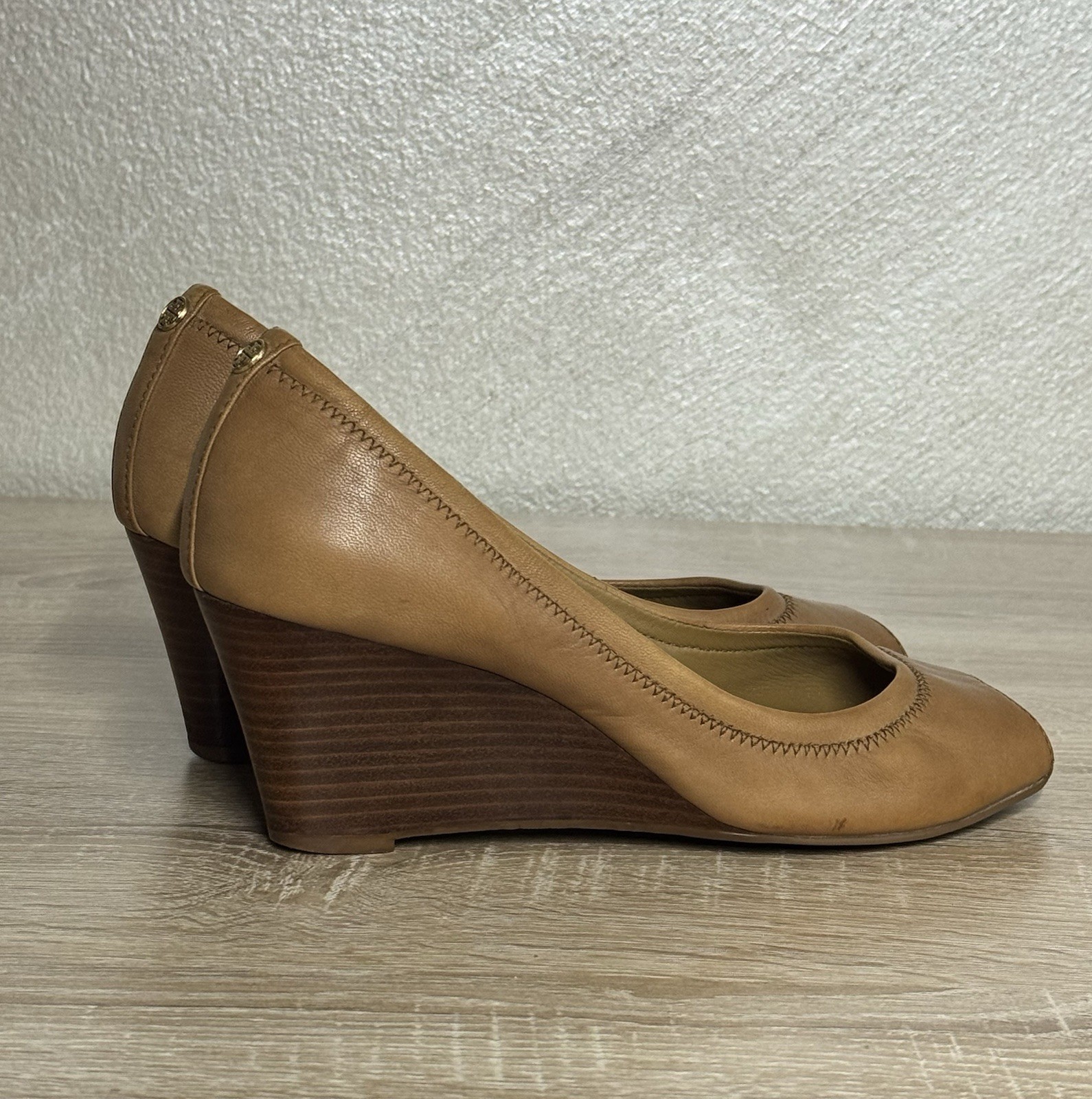 Tory Burch Size 8M Tan Leather Peep-Toe Wedge Pumps thumbnail 4