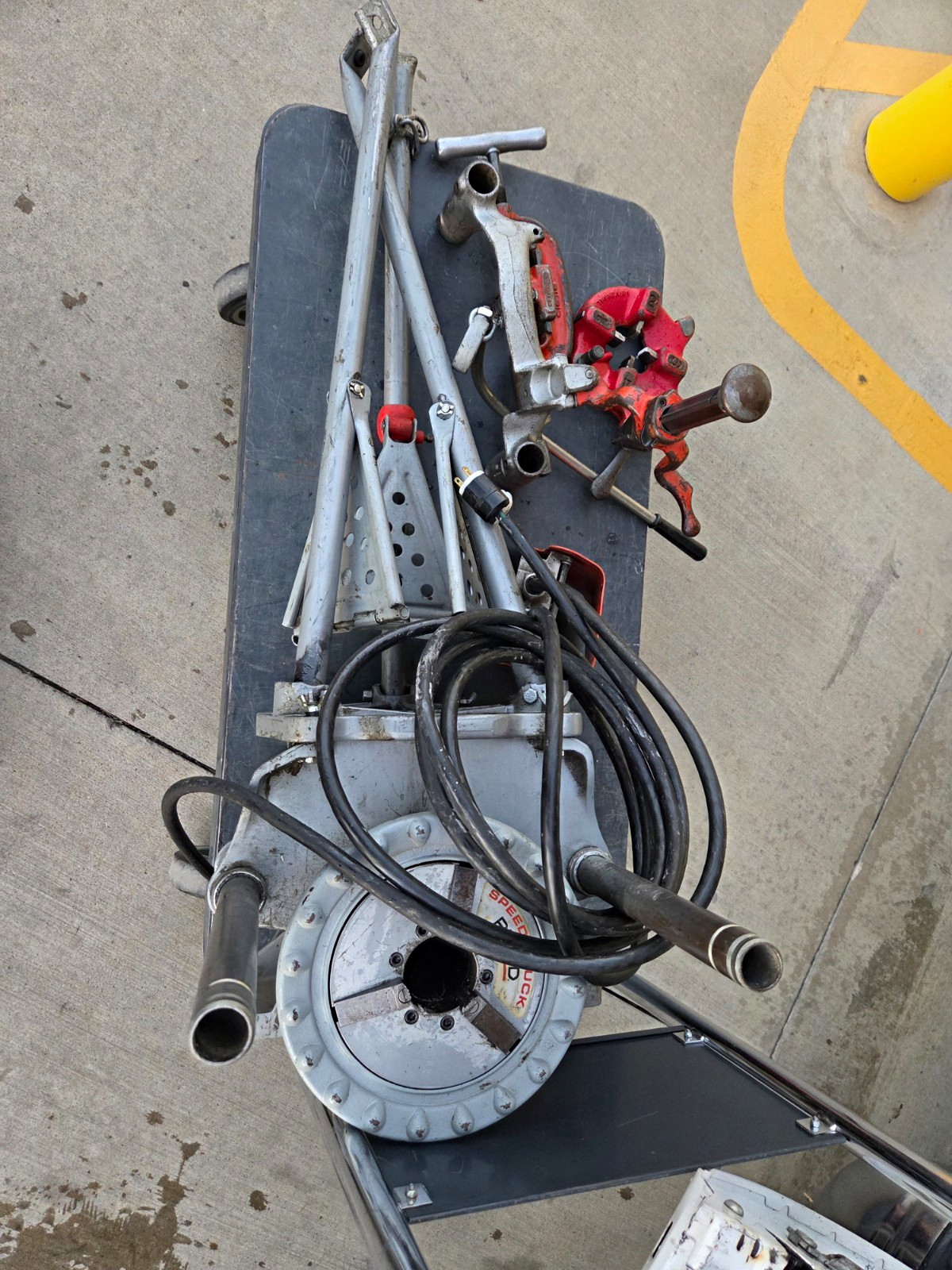 RIDGID 300 Pipe Threading Machine w/ Die Head NPT RH 1/8"-2"
