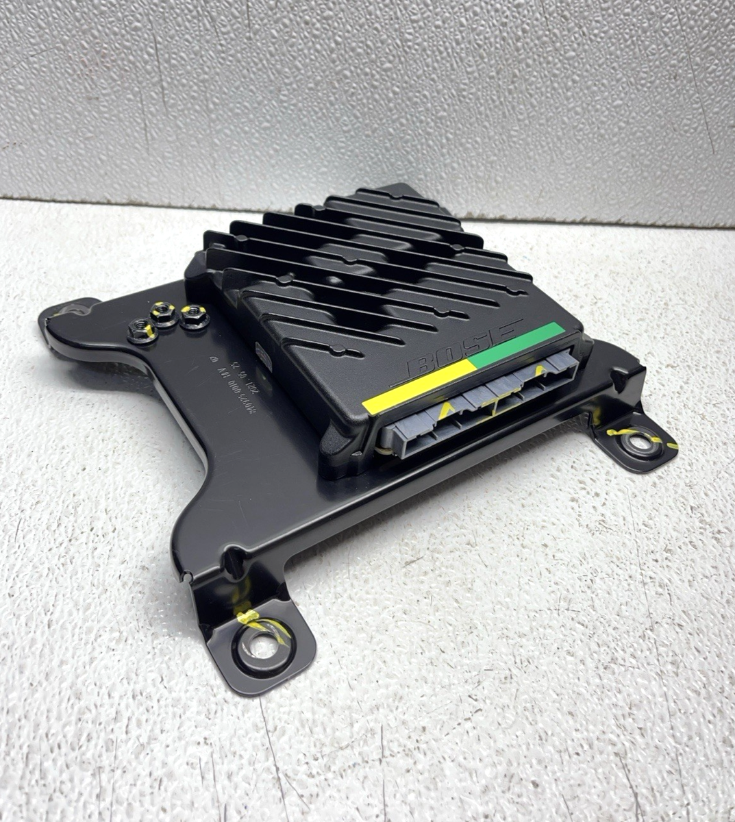 ユニオンアリーナ リペア後ガイウス 調整パーツ無し 2022-2024 HYUNDAI TUCSON BOSE PREMIUM RADIO AMP AUDIO AMPLIFIER