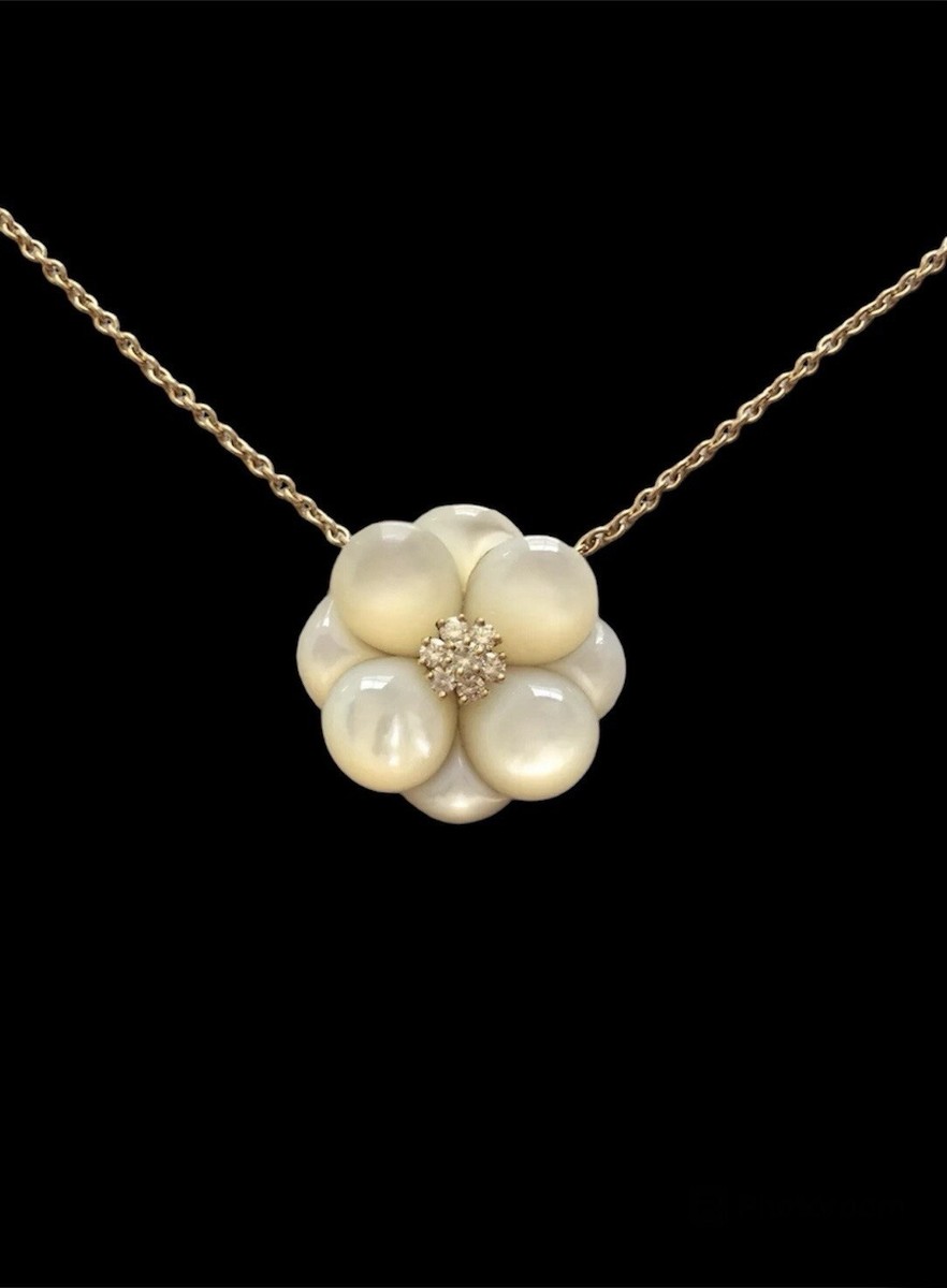Van Cleef & Arpels Mother-of-Pearl Diamond 18k YG Flower Necklace