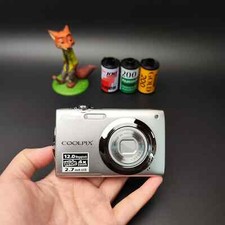 Nikon Coolpix S3000 Silver Digital Camera 12.0MP 4x Zoom w /Battery Charger