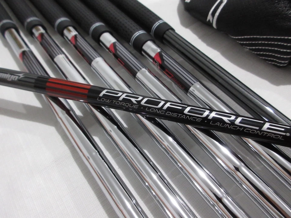 Left-Handed Wilson D250 Hybrid Iron Set - 4H-PW - Uniflex Graphite & Steel - NEW - Image 3 of 4