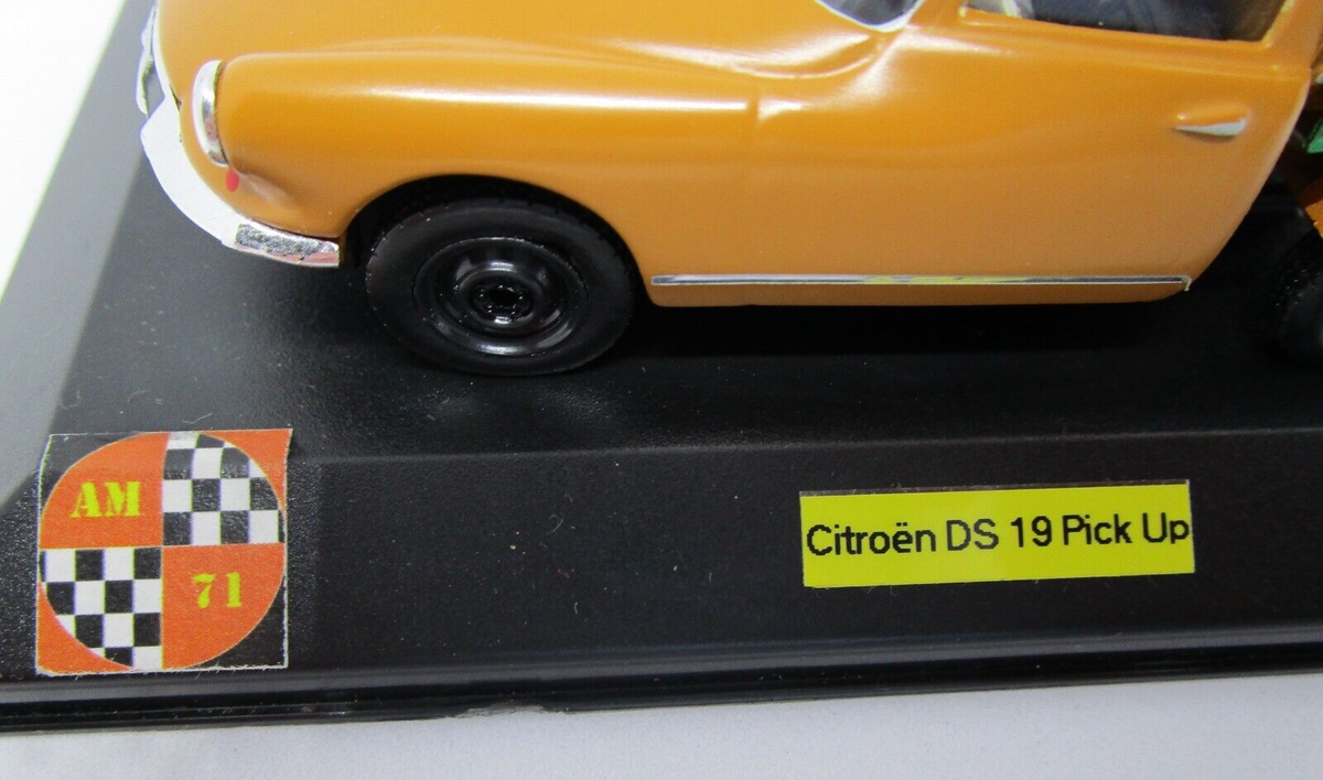 AU674 AM71 BASE ??/ARTISANAL 1/43 1:43 CITROEN DS BEIGE ROSE