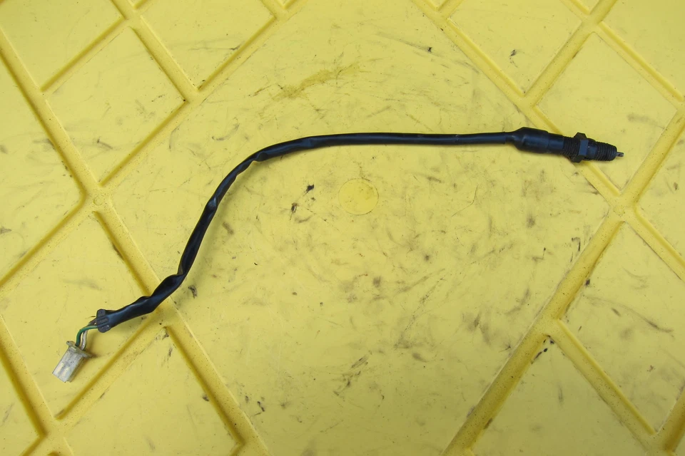 Interruptor de freno trasero Honda CX650T 1983 turbo Foto 4 de 4