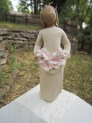 WILLOW TREE FIGURINE ''ANGEL OF SPRING'' SUSAN LORDI 2001 - 5 INCHES TALL