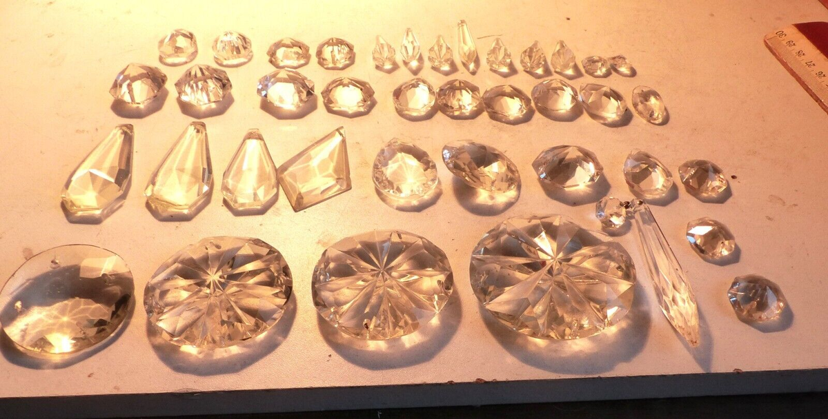 Lot 17 Pampilles en Cristal taillé Facettes pour Lustre