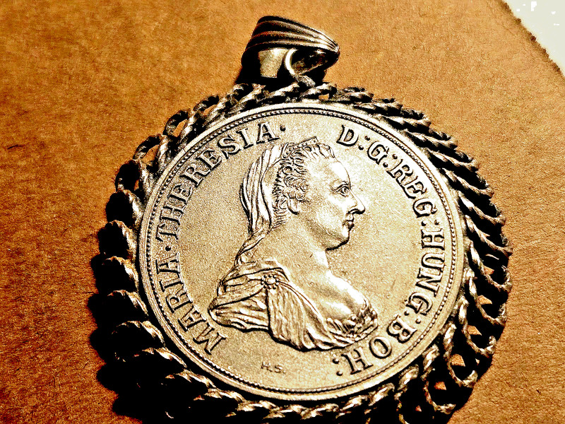COIN JEWELRY MARIA THERESIA COIN DESIGN BEAUTIFUL WIDE ROPED BEZEL