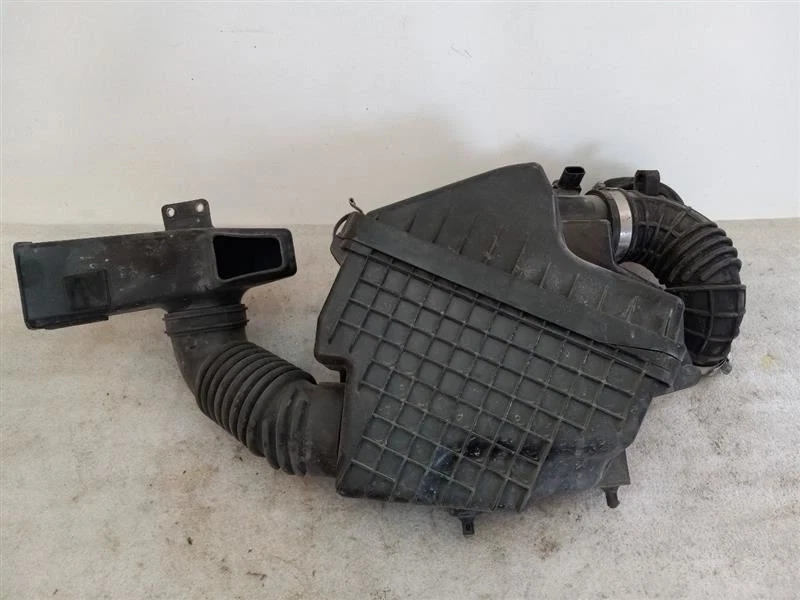 2010-2013 SUZUKI SX4   AIR BOX  Air Cleaner 2.0L Fits 10-13 SX4 382273 Foto 2 de 4