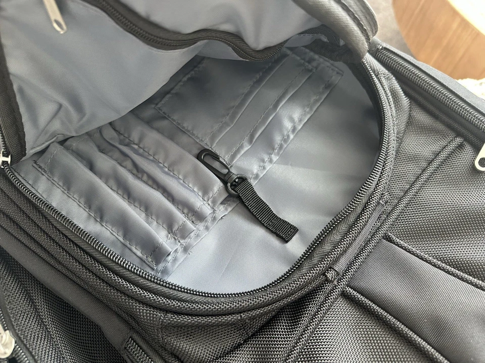 Mochila para portátil Kensington Contour 16” - Amortiguador, Ergo, Soporte lumbar Foto 3 de 4