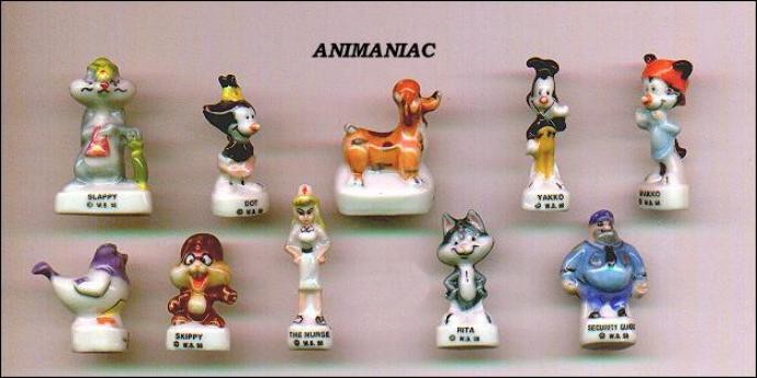 СЕРИАЛ МАНЬЯКИ-АНИМАЛИСТЫ представляет собой набор из 10 мини-фигурок 3-сантиметровых порцеллановых лихорадок.