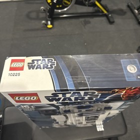 LEGO 10225 Star Wars R2-D2 &ndash; Brand New & Sealed！