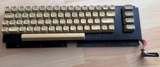 Commodore C64 Tastatur mit Schrauben, works ....