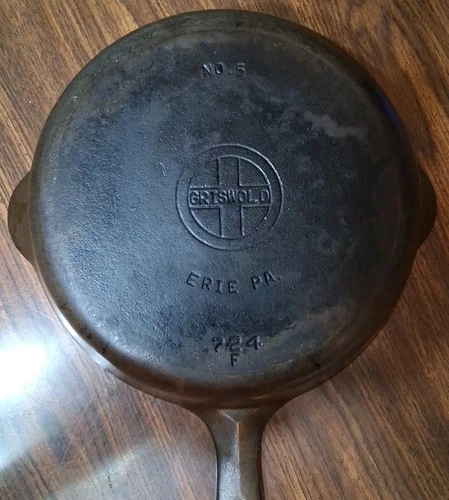 Griswold #5 724F Small Block Logo Cast Iron Skillet Seasoned Ready To Cook EUC