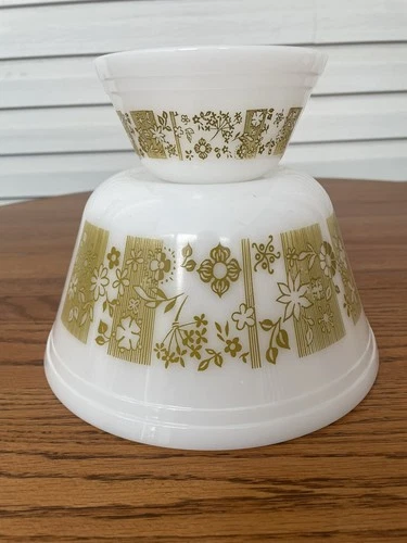 Vintage Federal Glass Avocado Green Floral & Bamboo Milk Glass Set 2 Bowl 5”, 9”