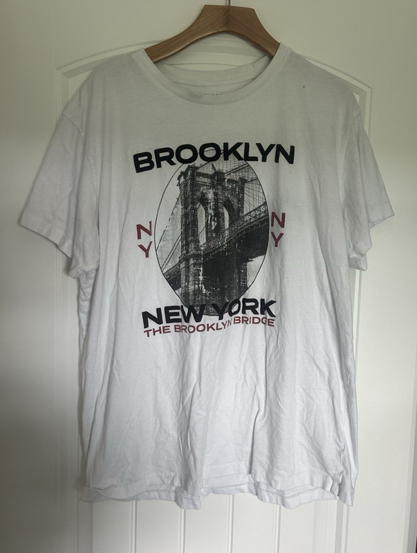 Aéropostale Men’s XL White Graphic Print Crew Neck Short Sleeve T-Shirt