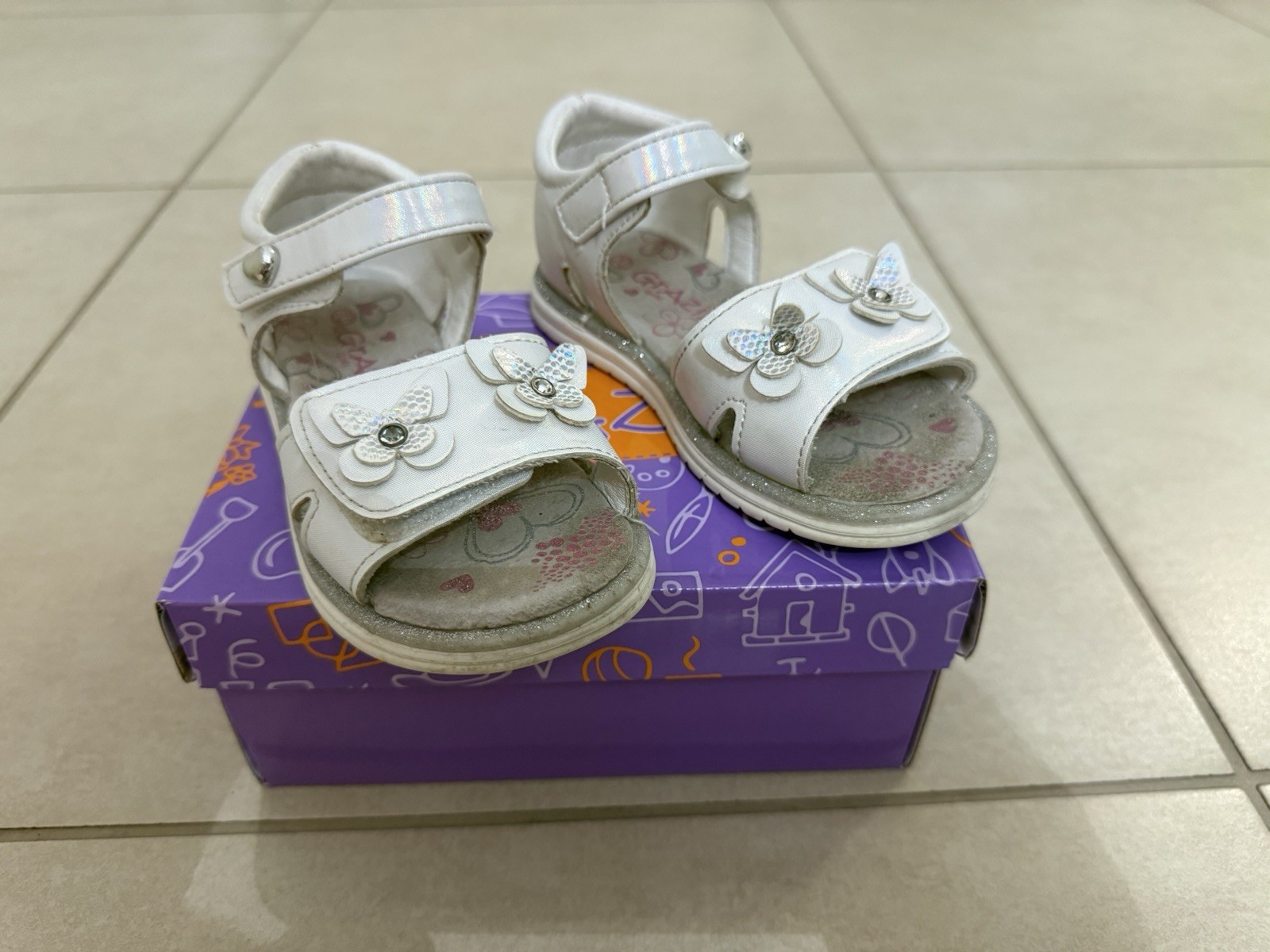 Grazie Sandali bambina bianchi piatti a strappo con fiore EU 25 MPN 15018