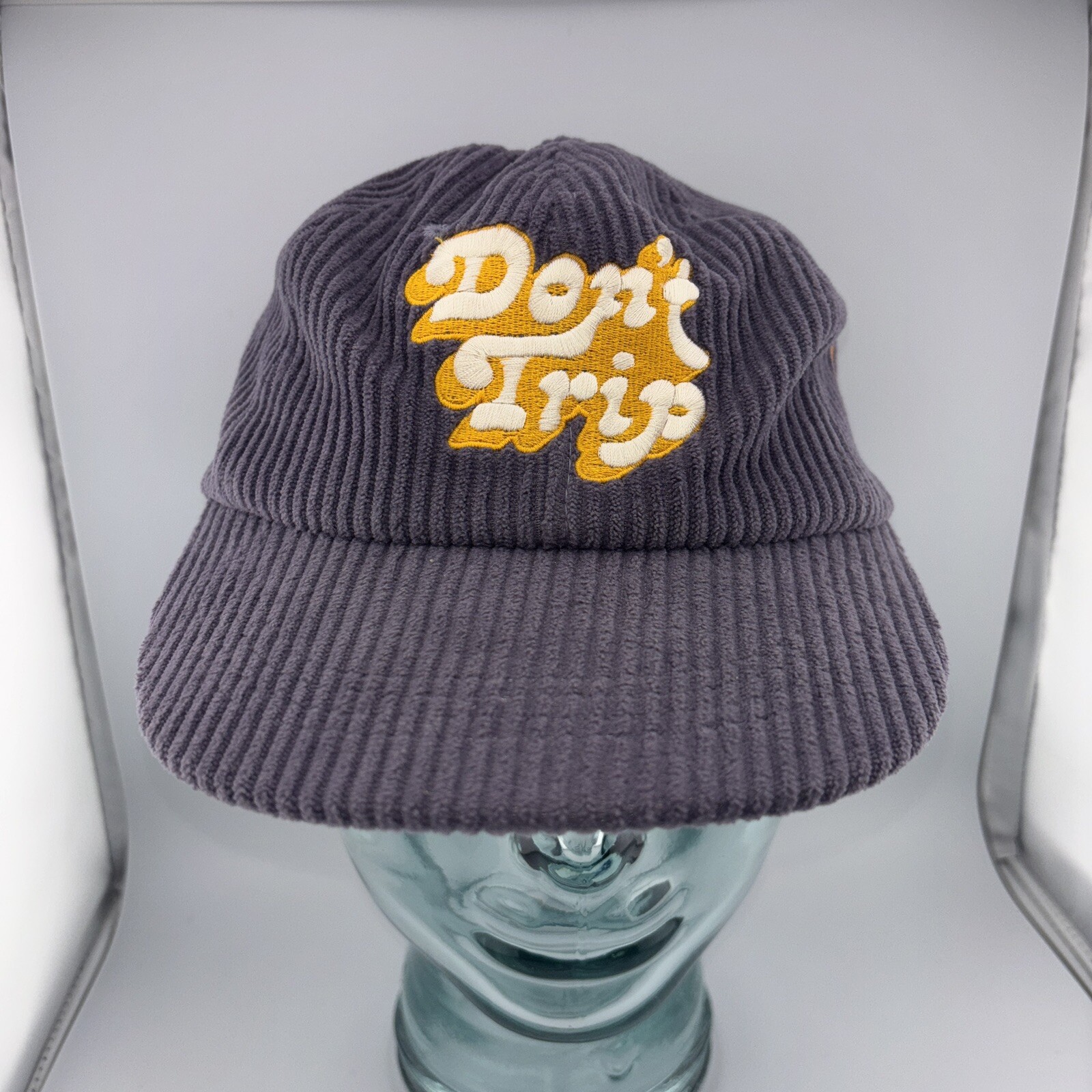 Gorra Snapback de pana gruesa "Don't Trip" dorada púrpura de Los Angeles Lakers