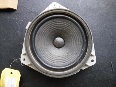 2003-2008 Toyota Corolla/ Matrix oem Front door speaker 86160