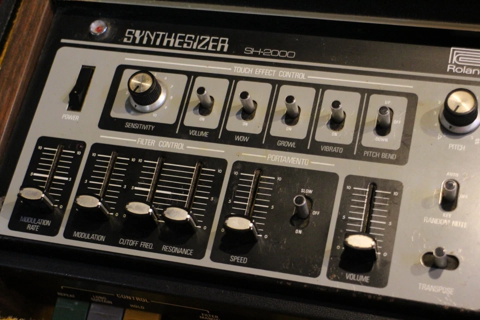 Vintage Roland SH-2000 Monophonic Analog Synthesizer Keyboard U1982 230914 - Bild 3 von 4