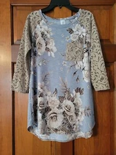Women's Size Small Boutique Top Dusty Blue Lace 3/4 Sleeves