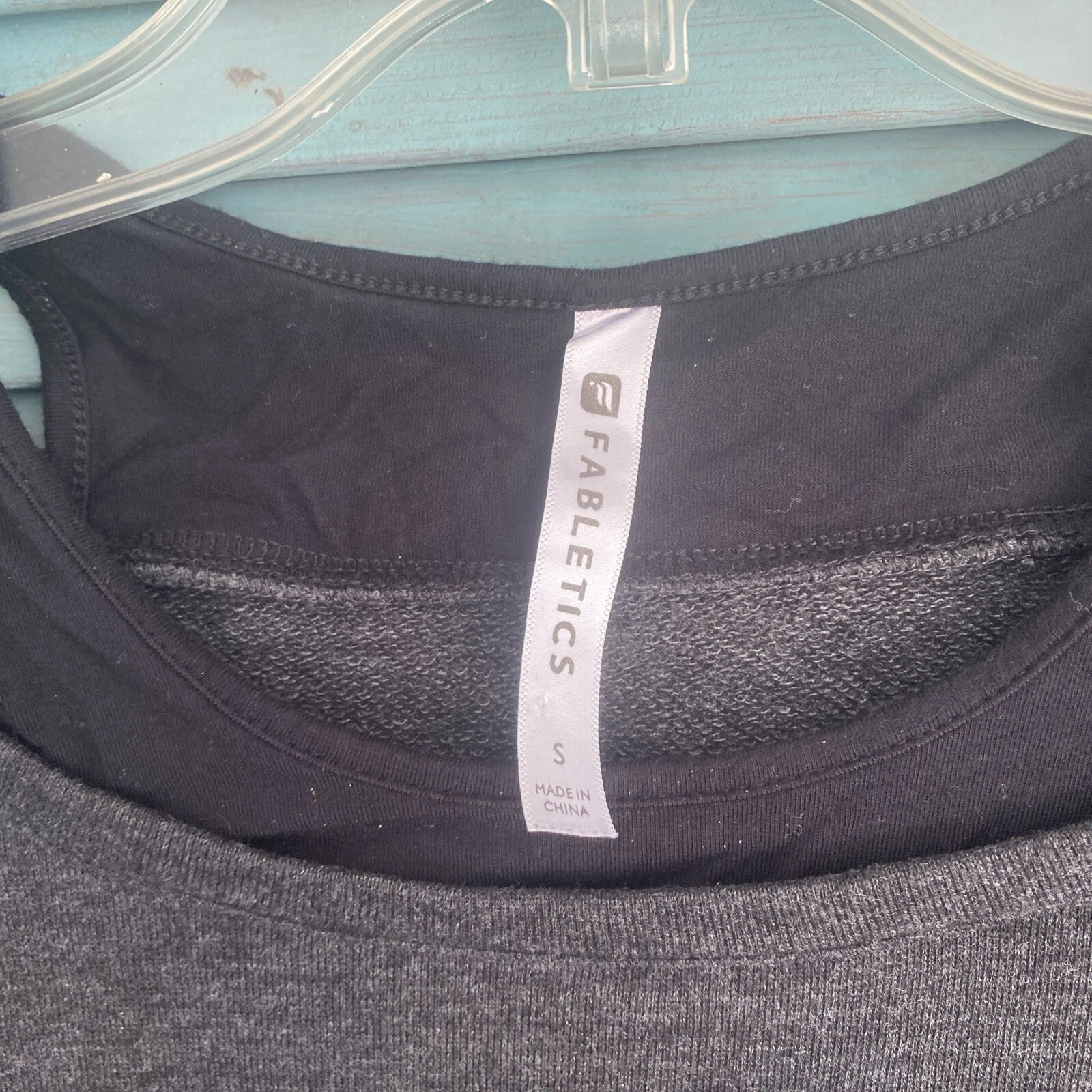 fabletics athletic short sleeve shirt