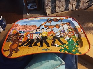 2004 Vtg The Wiggles Kids Dinner Metal Dinner Time TV Tray with Folding Legs.