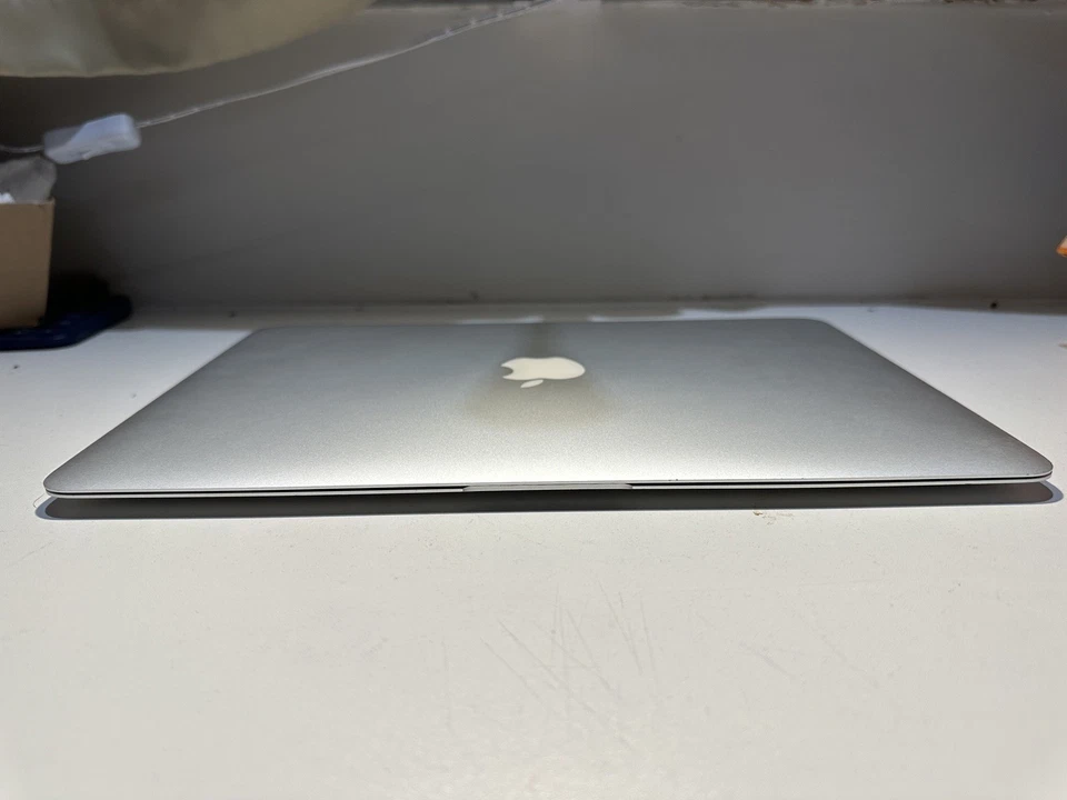 Apple MacBook Air 13" · i5 5th gen 1.6 GHz · 4GB · 128GB, photo 4 of 5