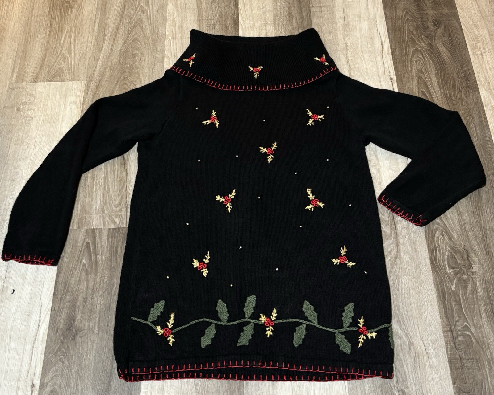 Vtg Basic Edition’s Black Christmas Sweater Women’s Small Holly Black Crowl Neck