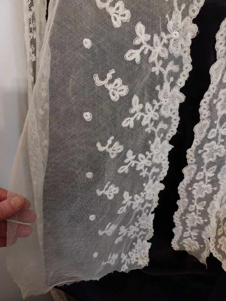 Lot ancien de 4 dentelle tulle brodé. Dimensions dans le descriptif  - Photo 3/4