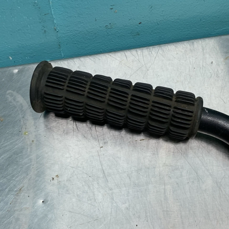 Homelite HBC-18 Classic 30cc String Trimmer Lower Handle With Hardware OEM - Image 4 of 4